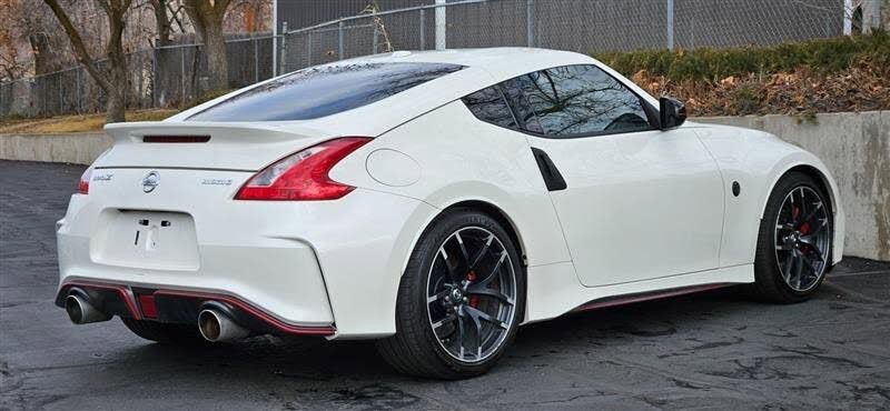 Used 2016 Nissan 370Z NISMO image 5