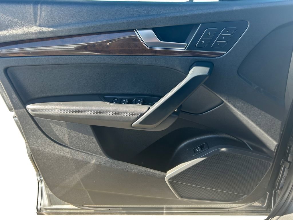 Used 2019 Audi Q5 2.0T Premium Plus w/ Premium Plus Package image 18