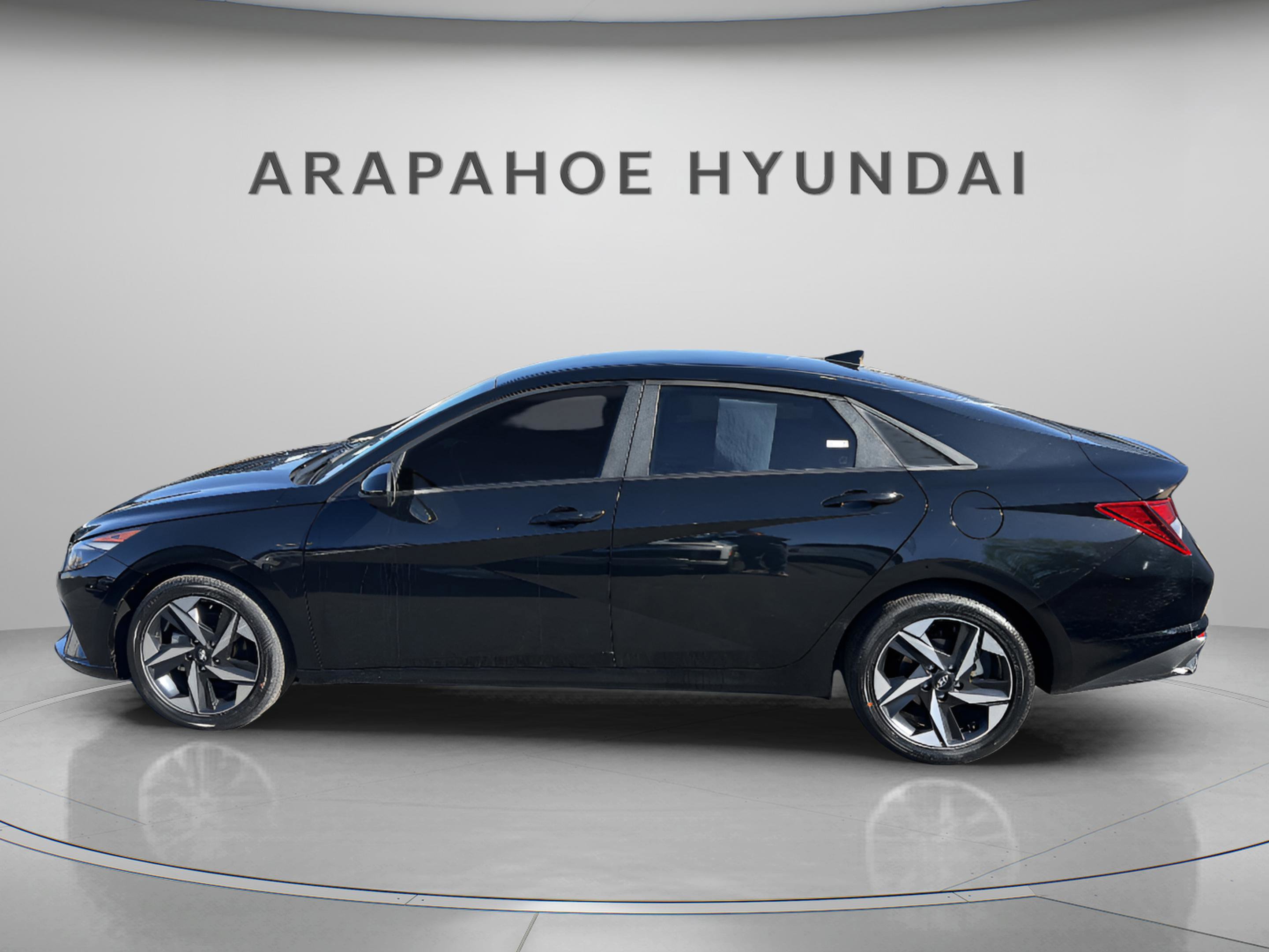 Used 2023 Hyundai Elantra SEL w/ Convenience Package image 2