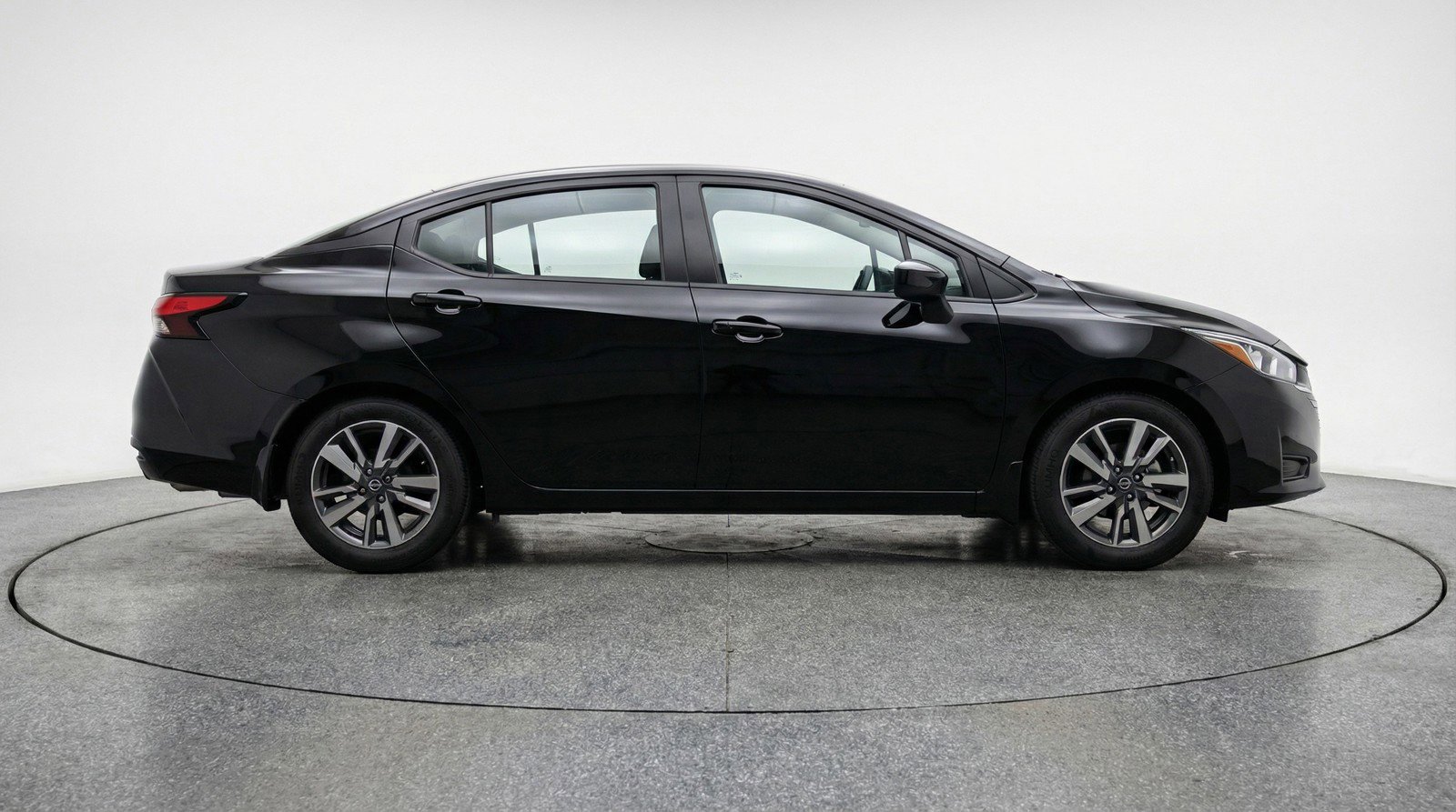 Used 2025 Nissan Versa SV image 11