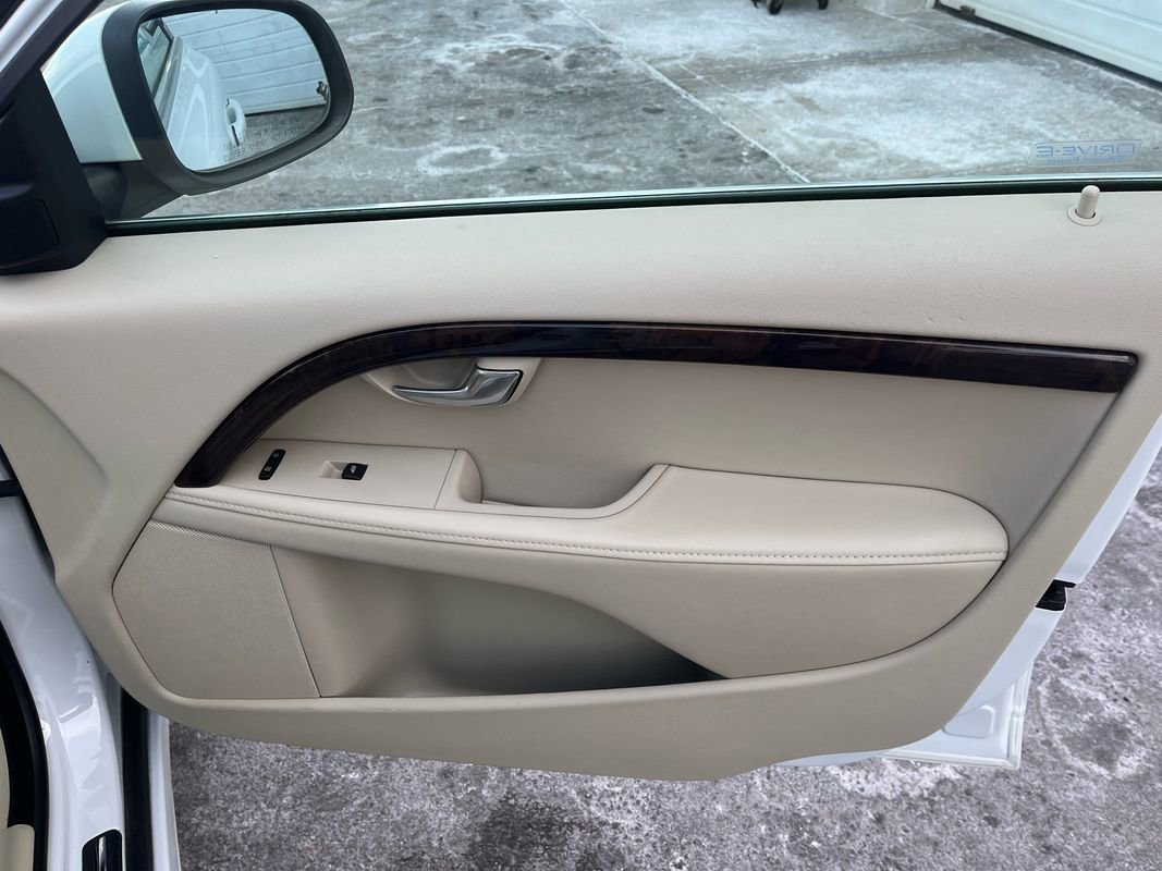 Used 2015 Volvo S80 T5 image 19