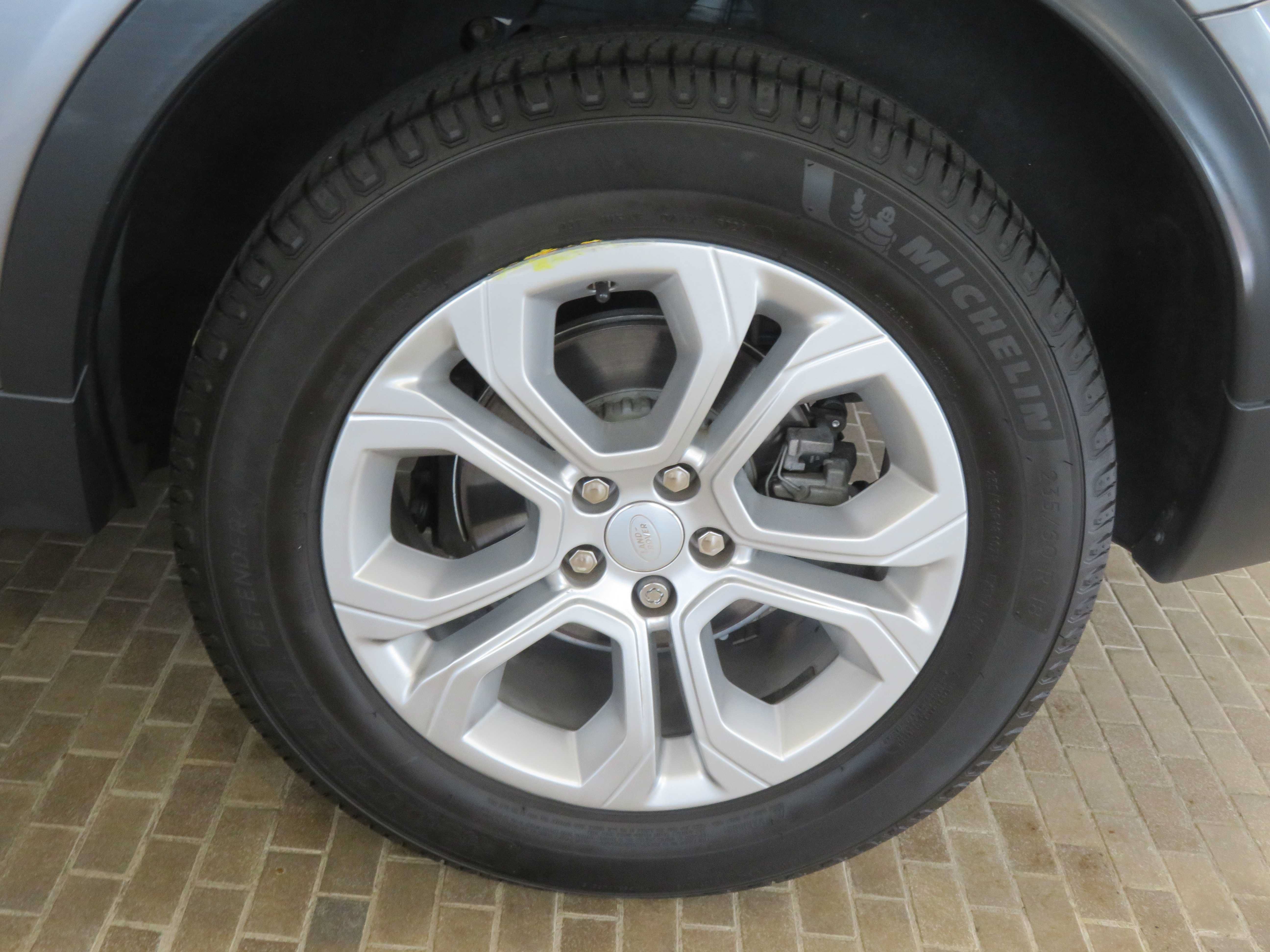 Used 2020 Land Rover Discovery Sport AWD/4WD image 8