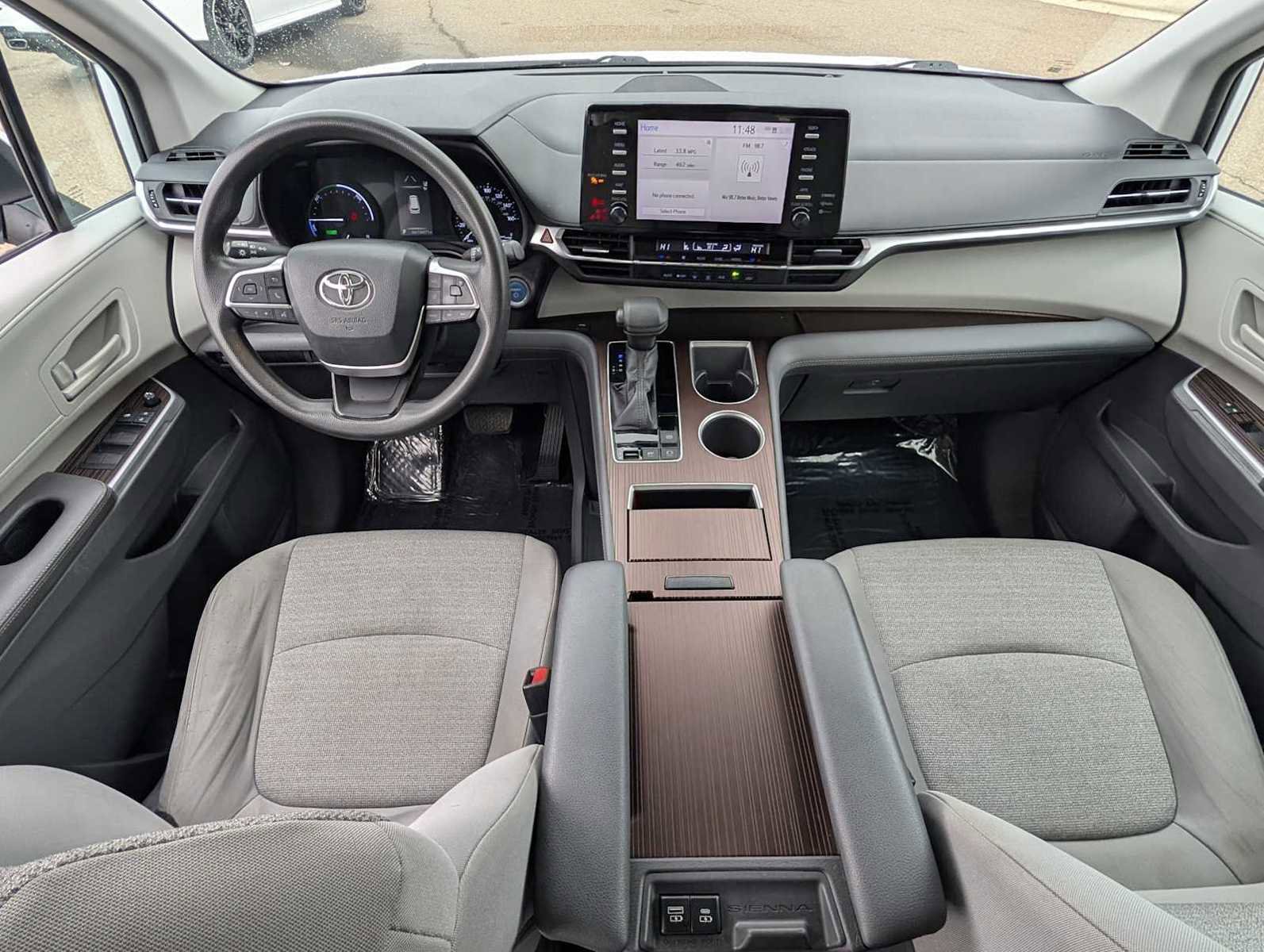 Used 2021 Toyota Sienna LE image 8