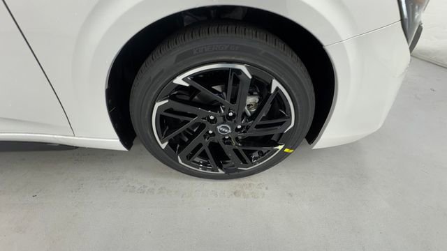 New 2026 Nissan Sentra SR FWD image 9