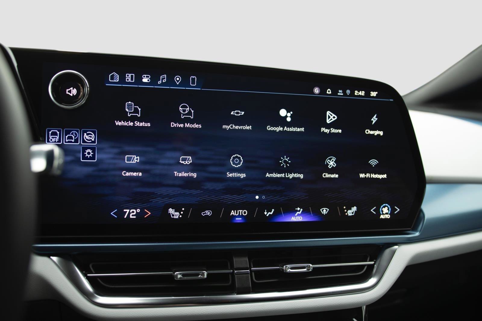 New 2026 Chevrolet Equinox EV LT image 18