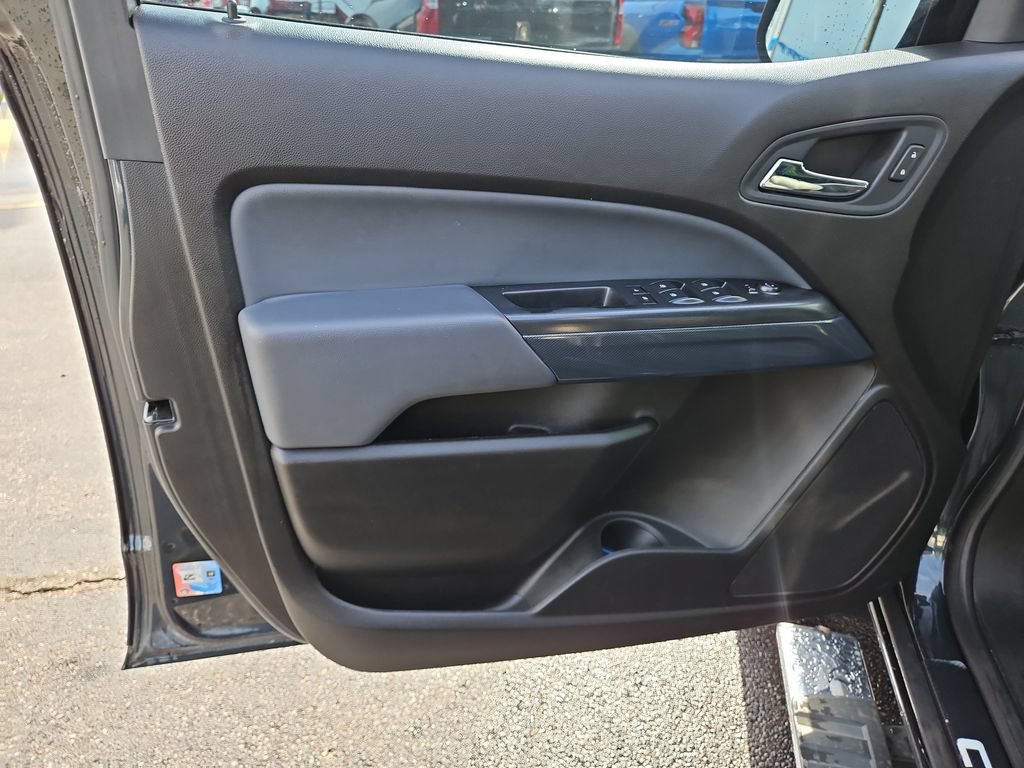 Used 2018 Chevrolet Colorado Z71 AWD/4WD image 21