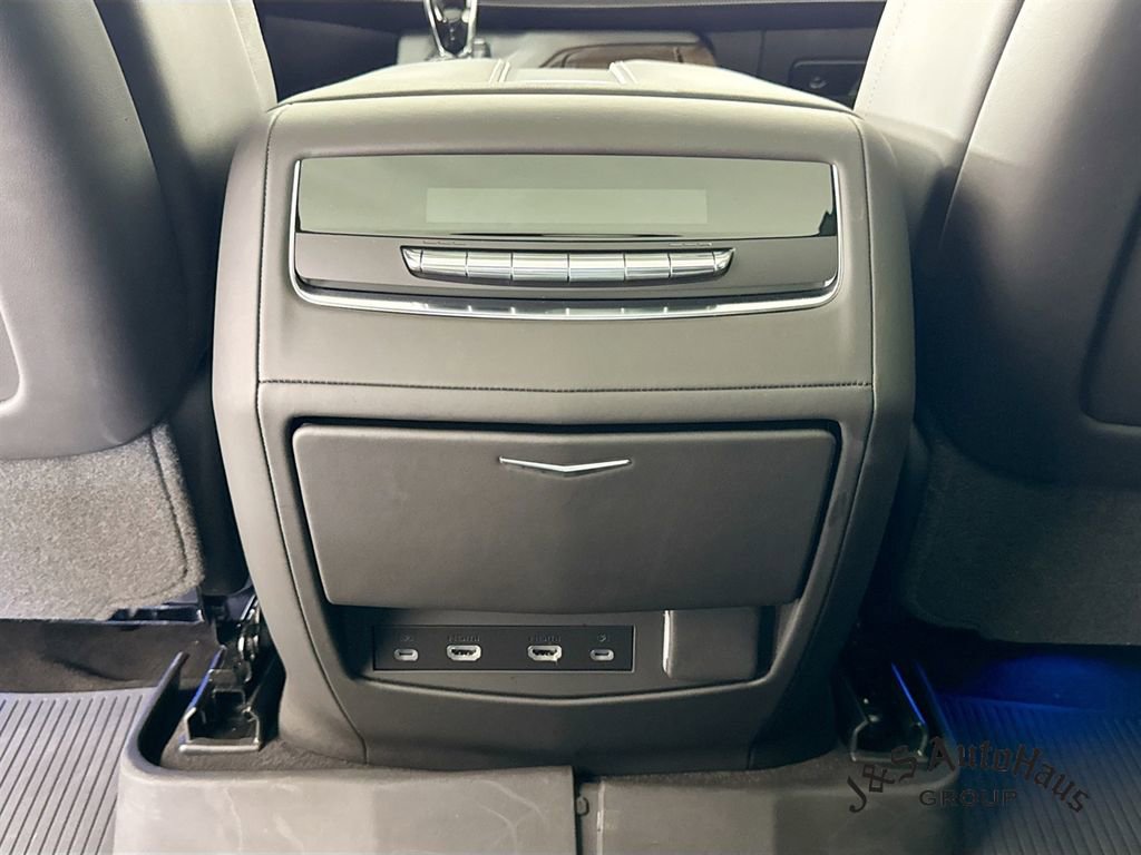 Used 2024 Cadillac Escalade Sport Platinum w/ LPO, ONYX Package AWD/4WD image 32