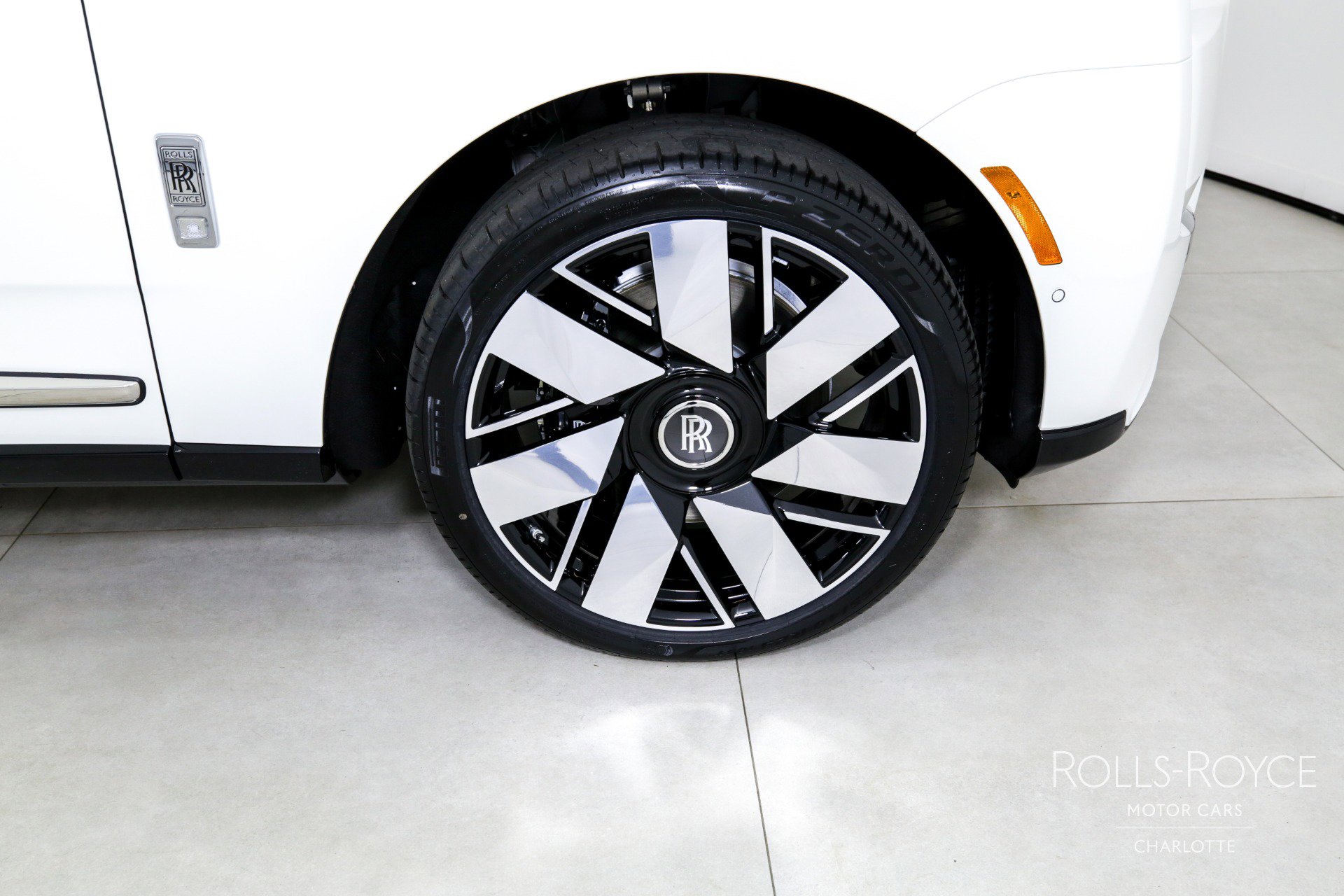 Certified 2025 Rolls-Royce Cullinan image 38