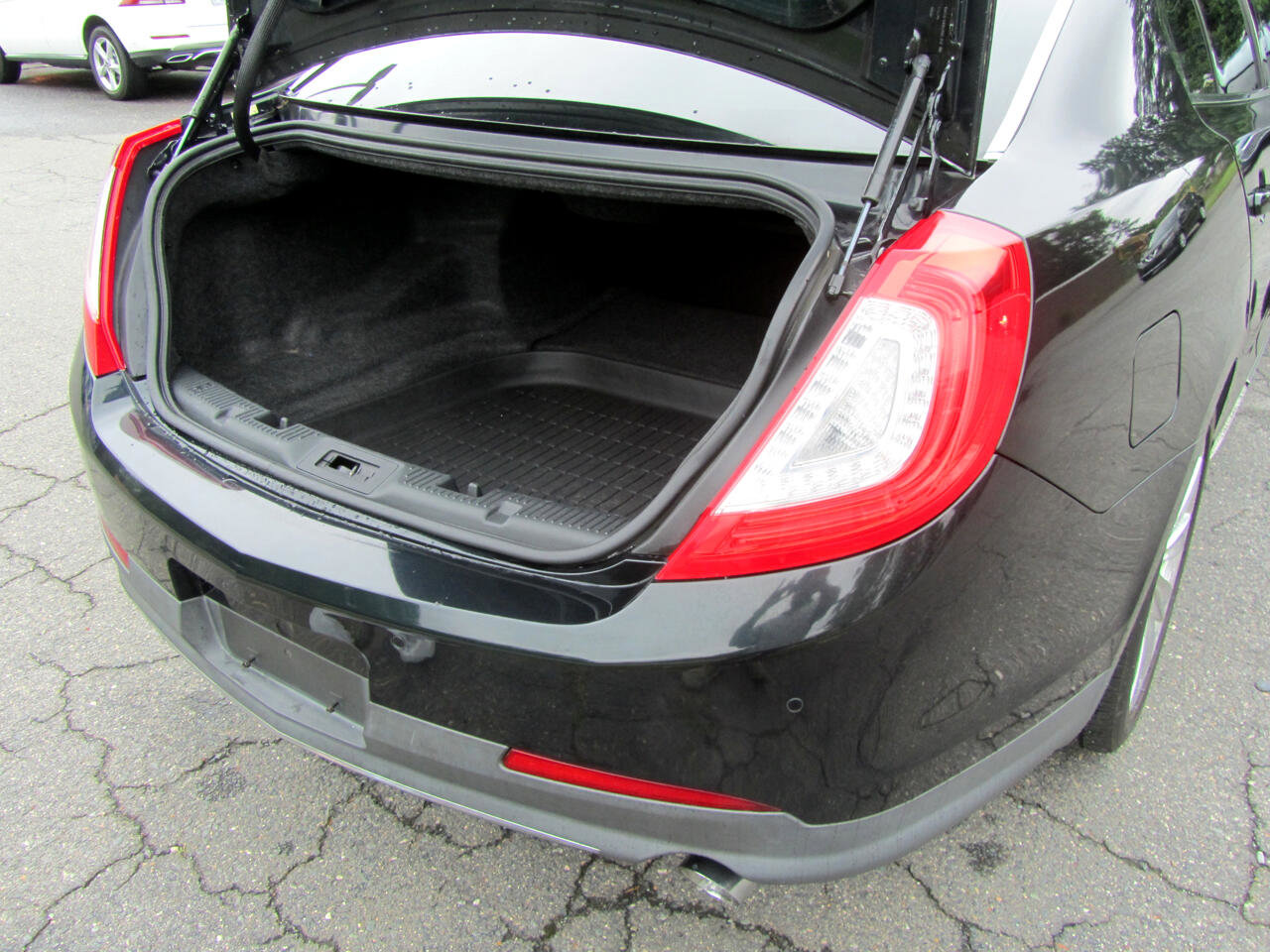 Used 2014 Lincoln MKS Elite w/ Equipment Group 201A image 20
