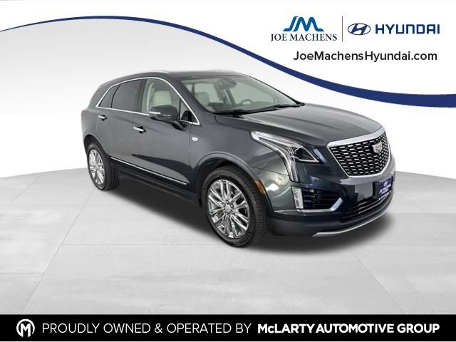 Used 2022 Cadillac XT5 Premium Luxury FWD image 2