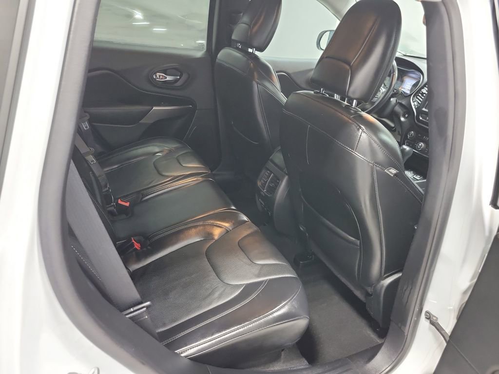 Used 2019 Jeep Cherokee Limited image 17