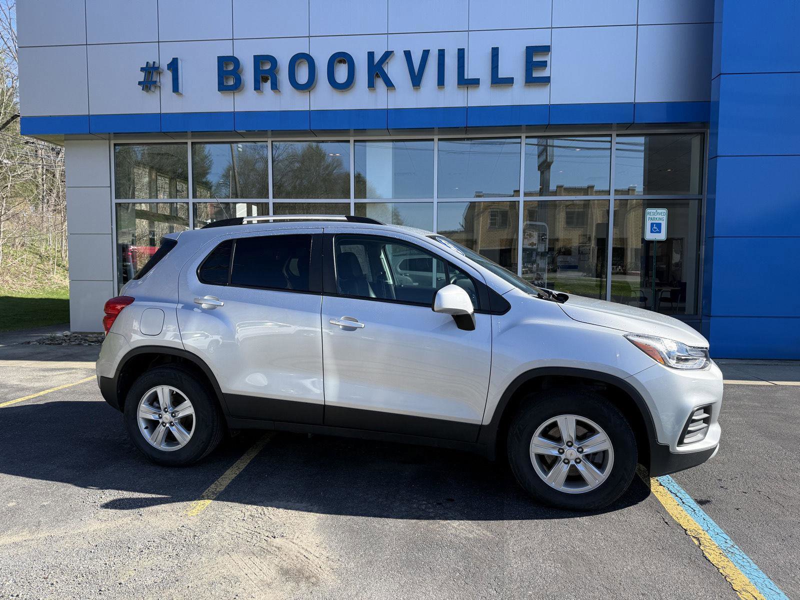 Used 2021 Chevrolet Trax LT w/ LT Convenience Package AWD/4WD image 7