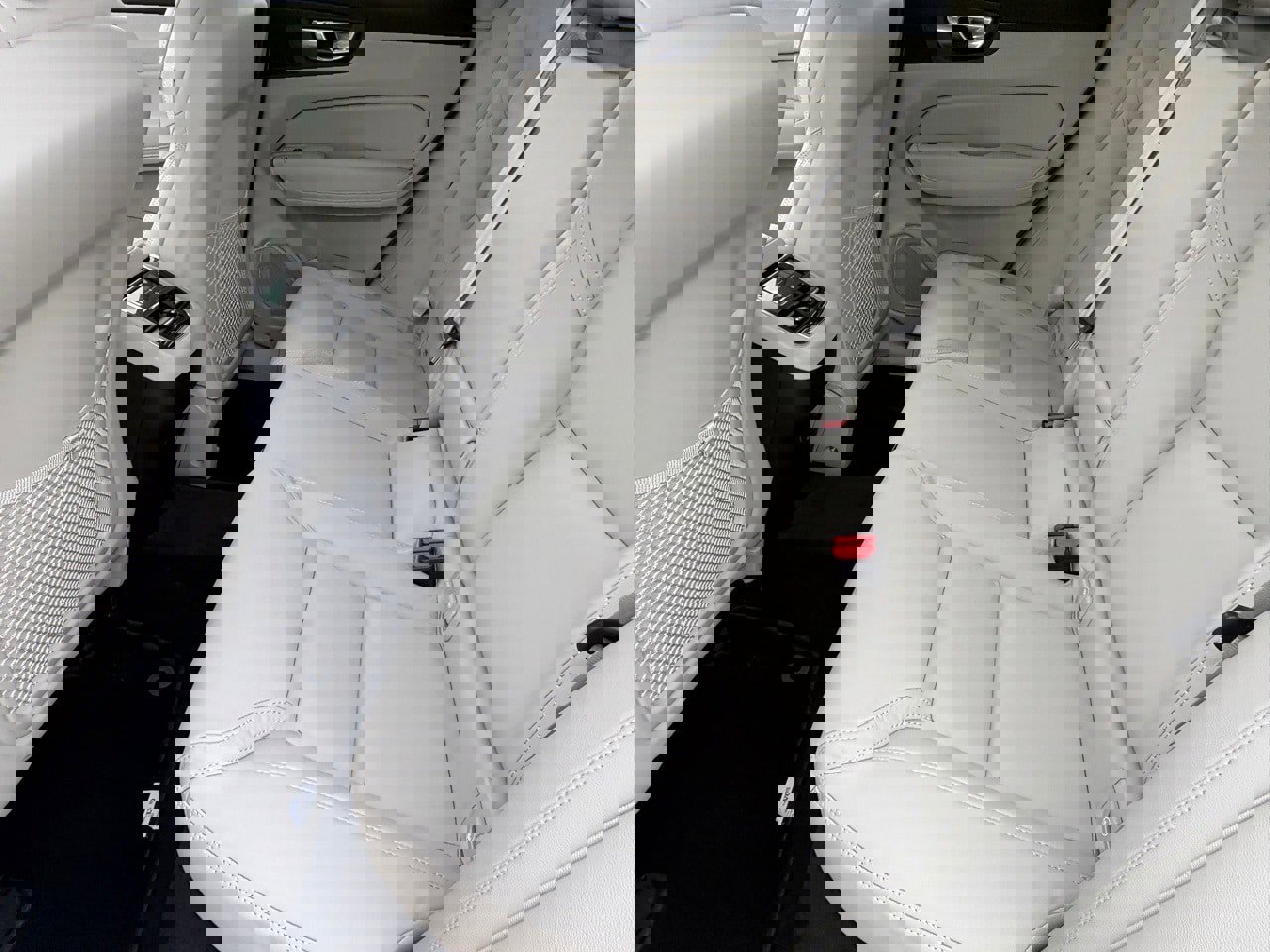 New 2026 Volvo XC60 B5 Ultra w/ Protection Package Premier image 20