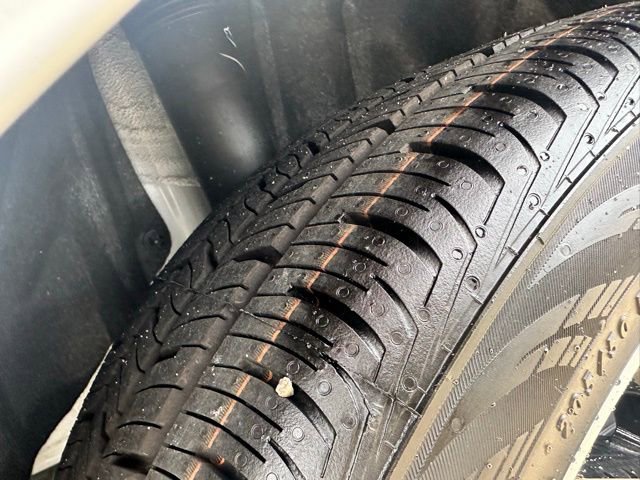 New 2025 Nissan Versa SR w/ Trunk Package image 10