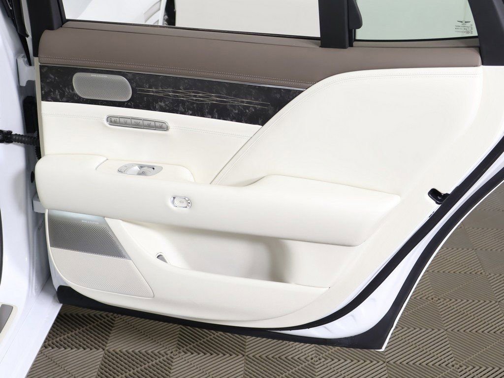 Used 2025 Genesis G90 3.5T image 35