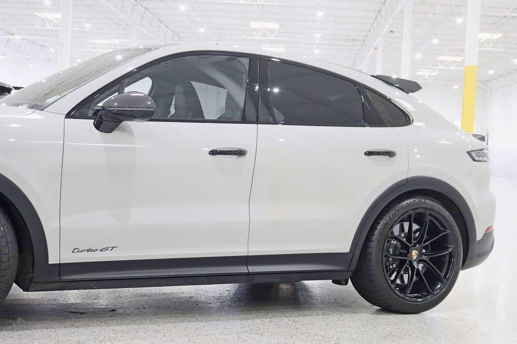 Used 2024 Porsche Cayenne Turbo GT AWD/4WD image 3