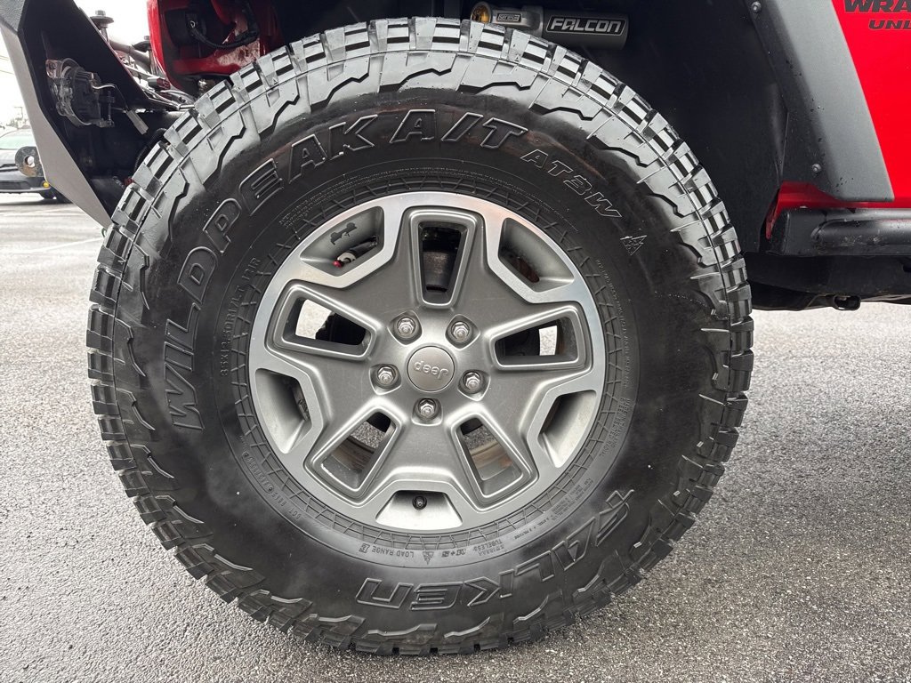 Used 2016 Jeep Wrangler Unlimited Rubicon w/ Connectivity Group image 27