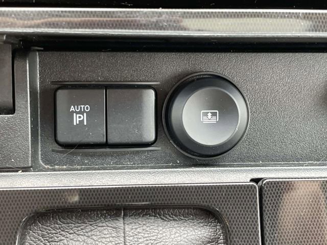 Used 2013 Ford Taurus Limited FWD image 29