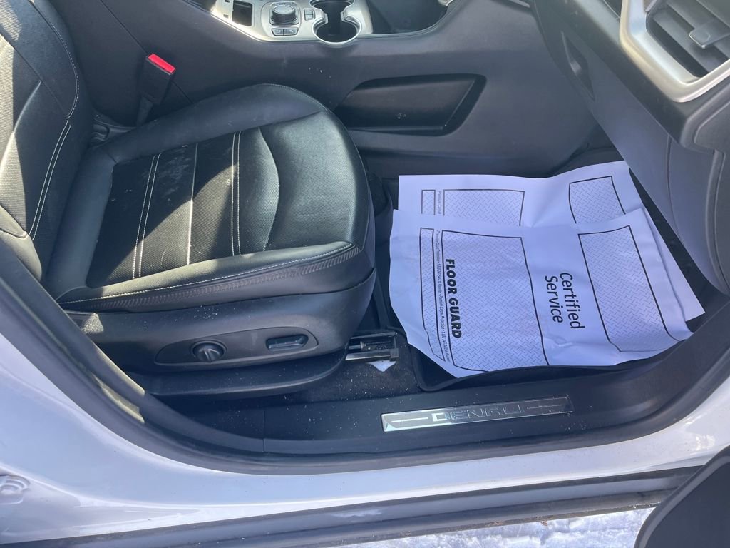 Used 2022 GMC Terrain Denali w/ Denali Premium Package image 32