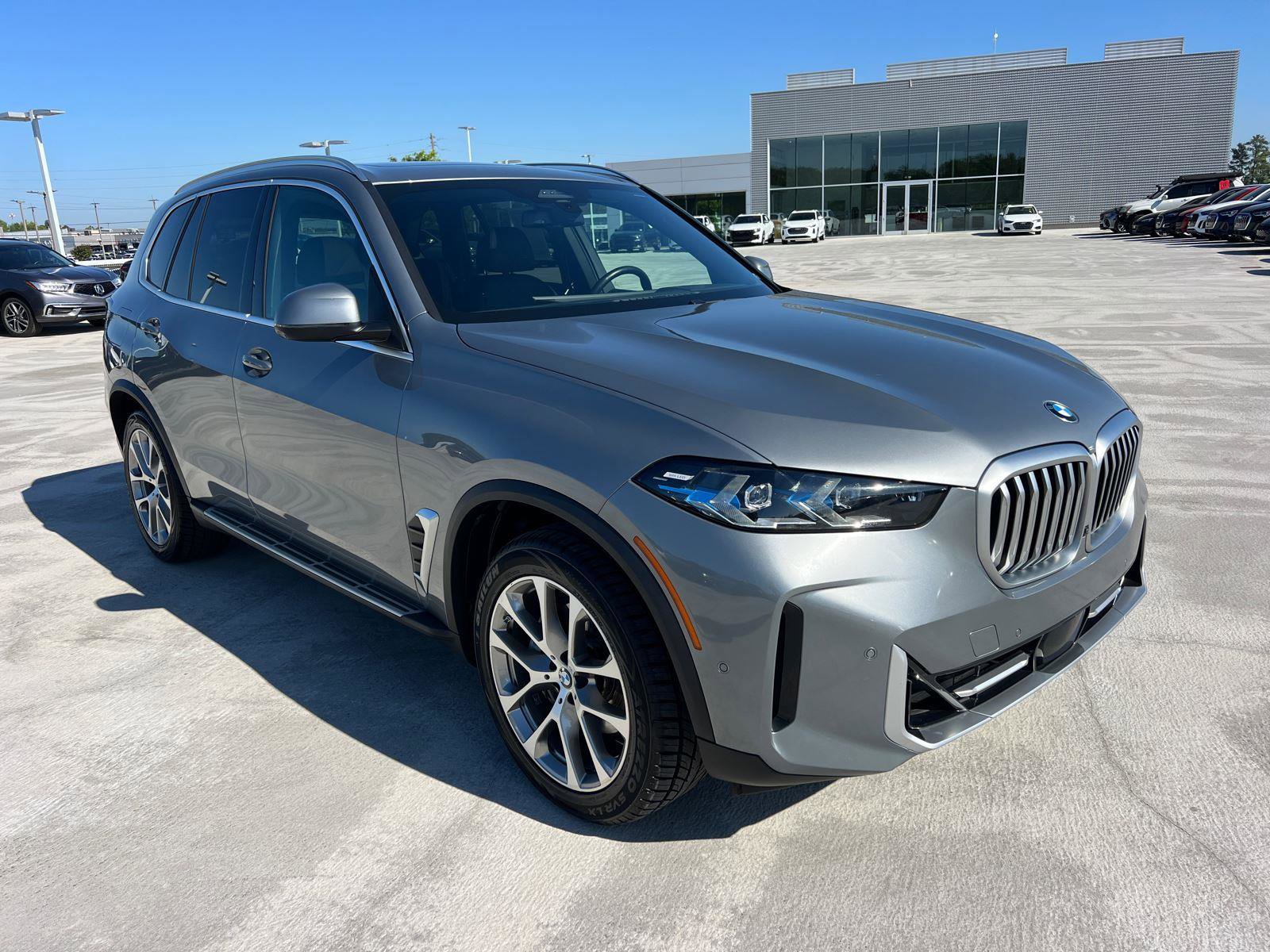Used 2024 BMW X5 sDrive40i w/ Premium Package RWD image 3