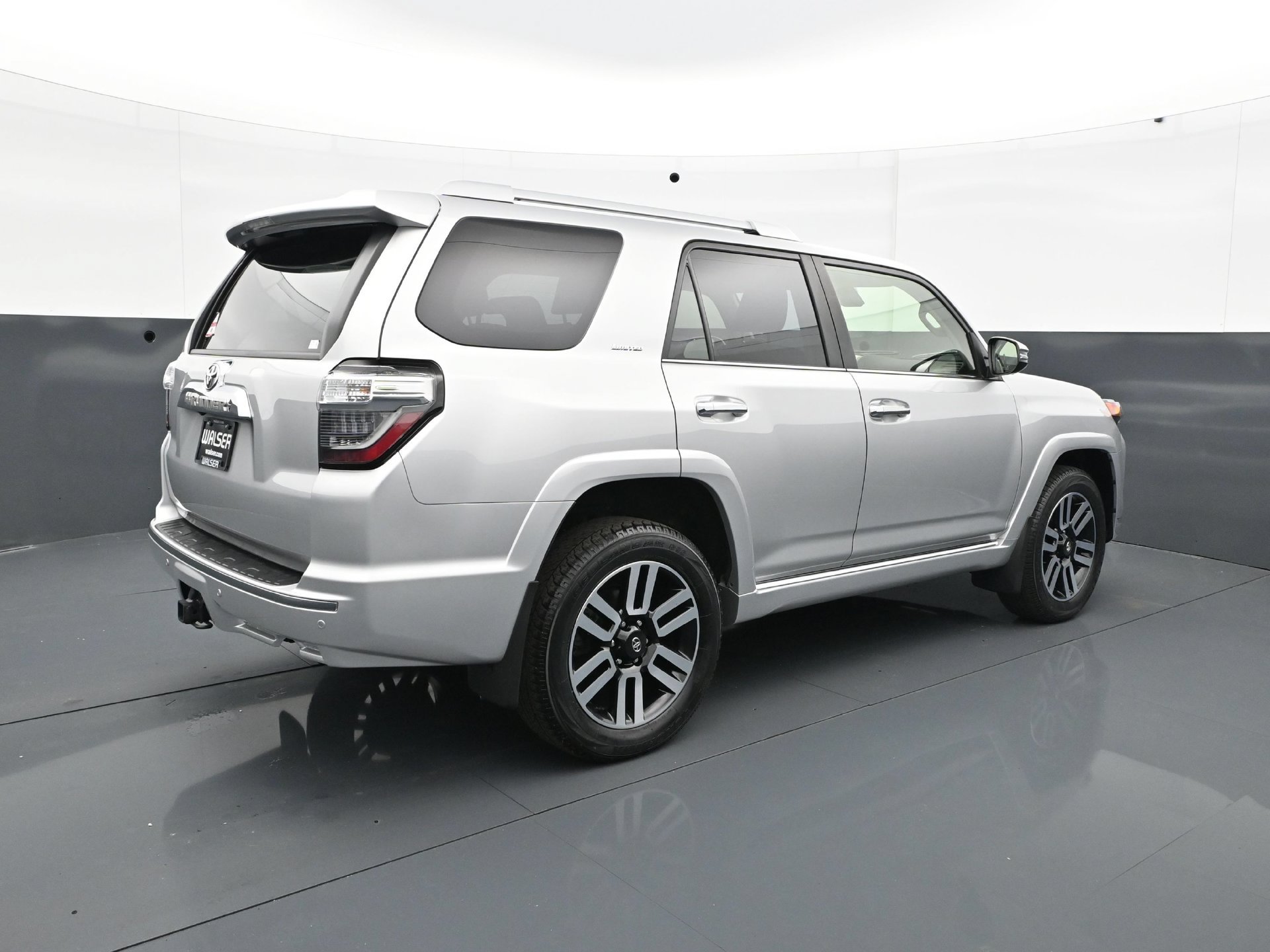 Used 2024 Toyota 4Runner Limited AWD/4WD image 7