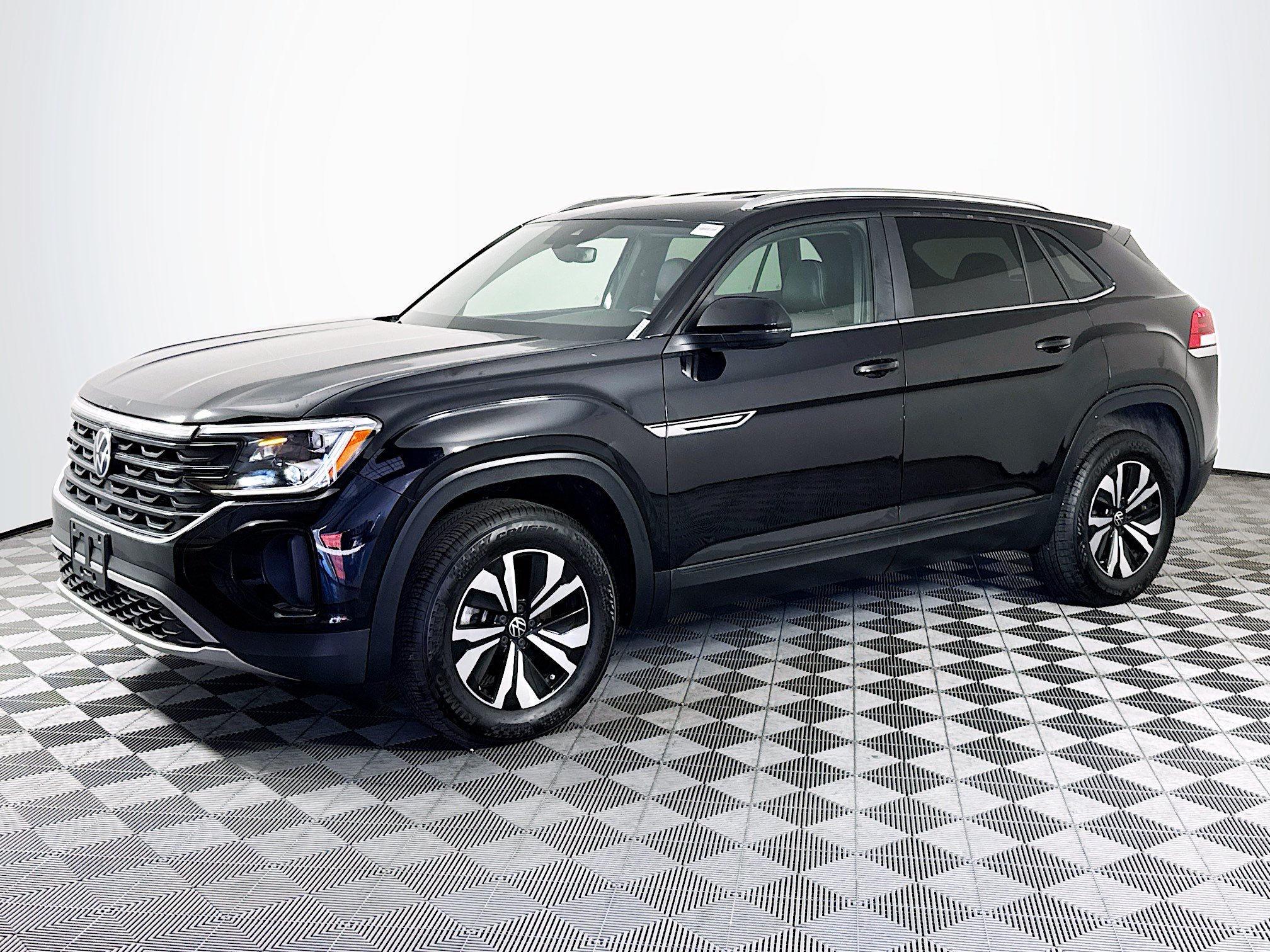 Used 2025 Volkswagen Atlas Cross Sport SE AWD/4WD image 4