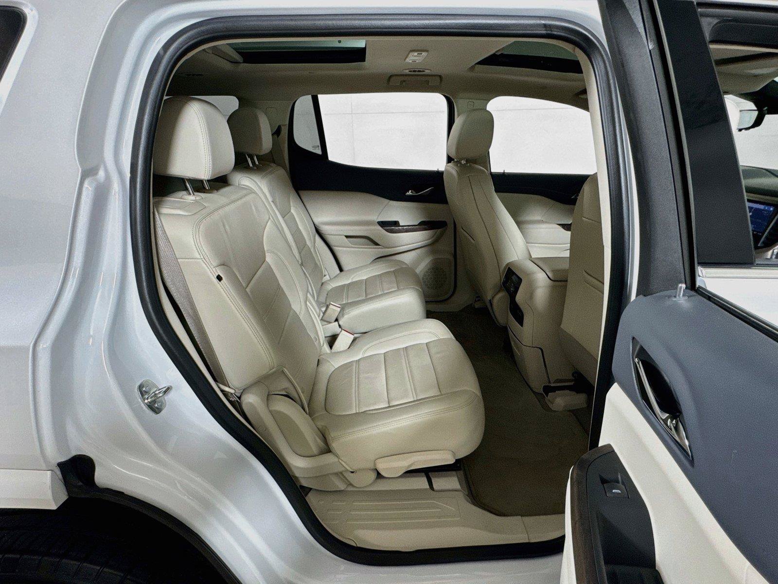 Certified 2023 GMC Acadia Denali w/ Denali Technology Package FWD image 28