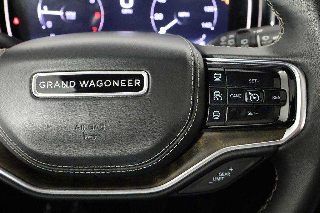 Used 2023 Jeep Grand Wagoneer L Series II w/ Premium Group II AWD/4WD image 10