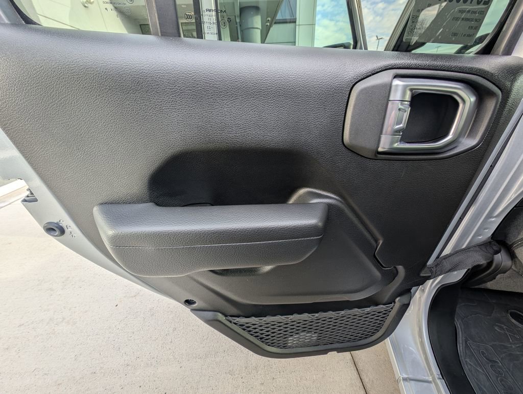 Used 2024 Jeep Wrangler Sport S image 39