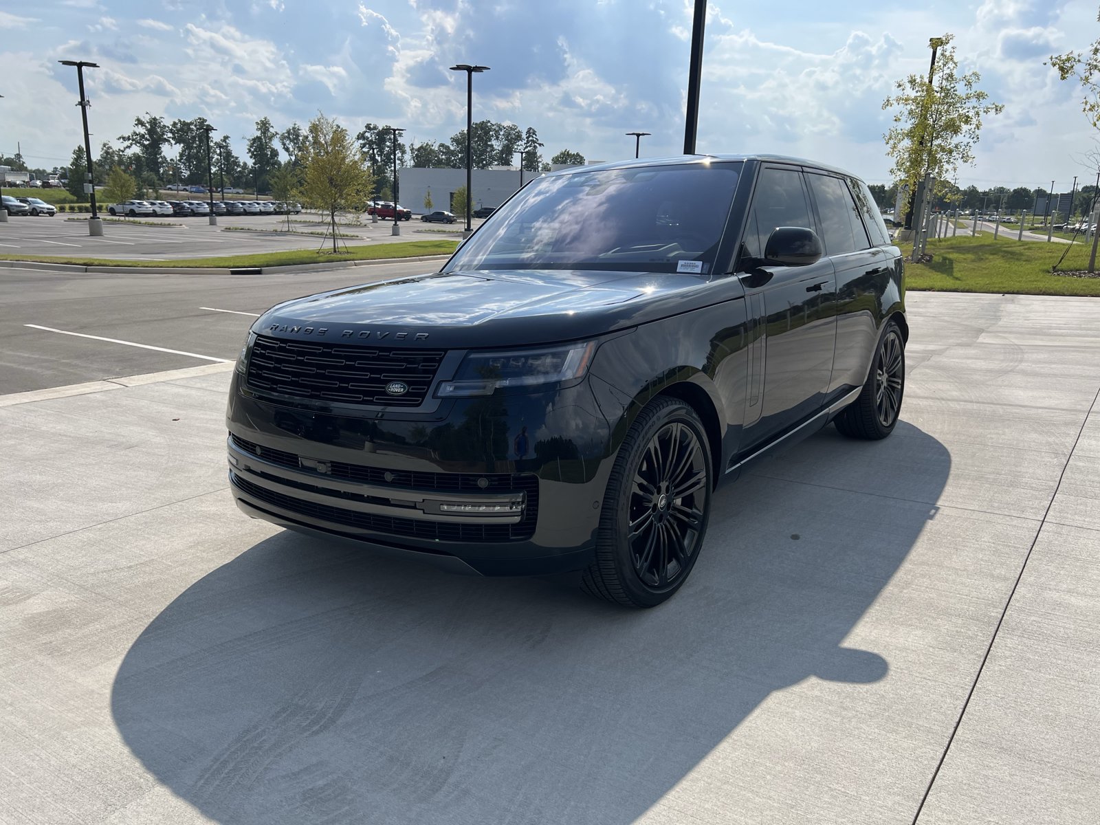 Used 2023 Land Rover Range Rover SE AWD/4WD image 4