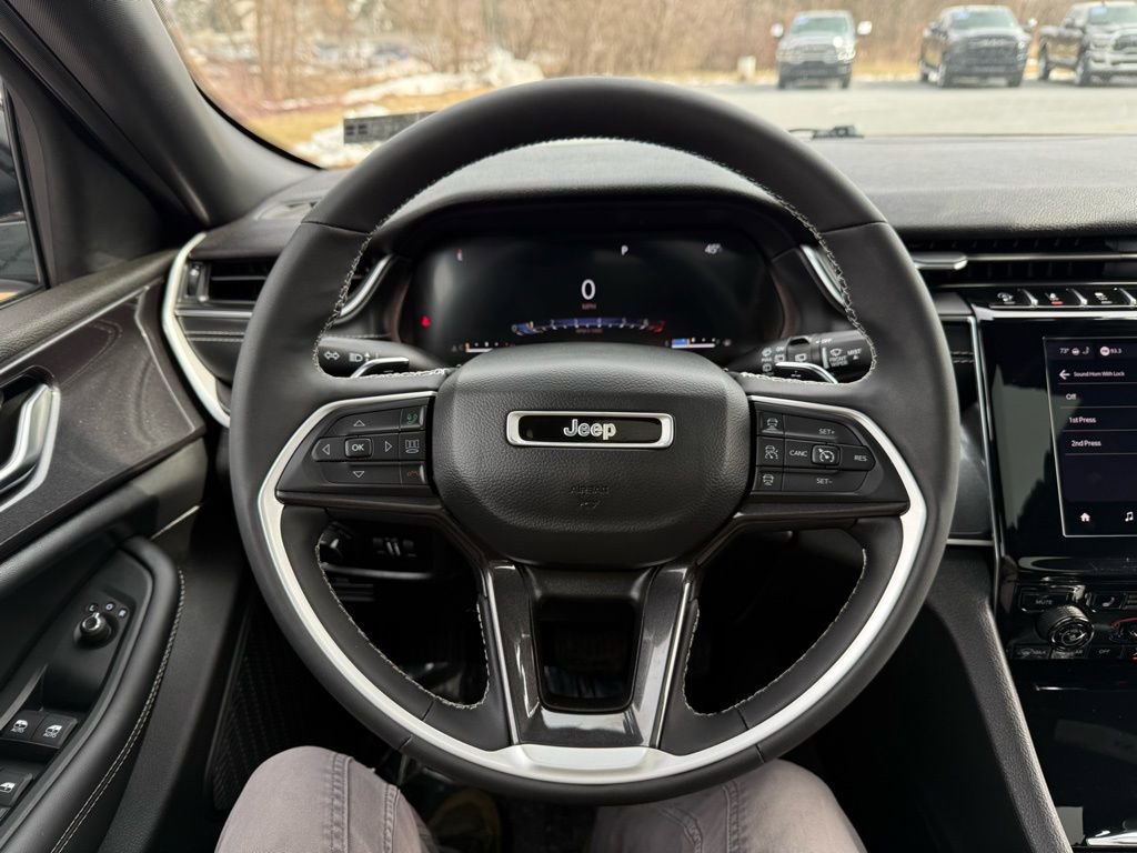 Certified 2023 Jeep Grand Cherokee Altitude AWD/4WD image 17