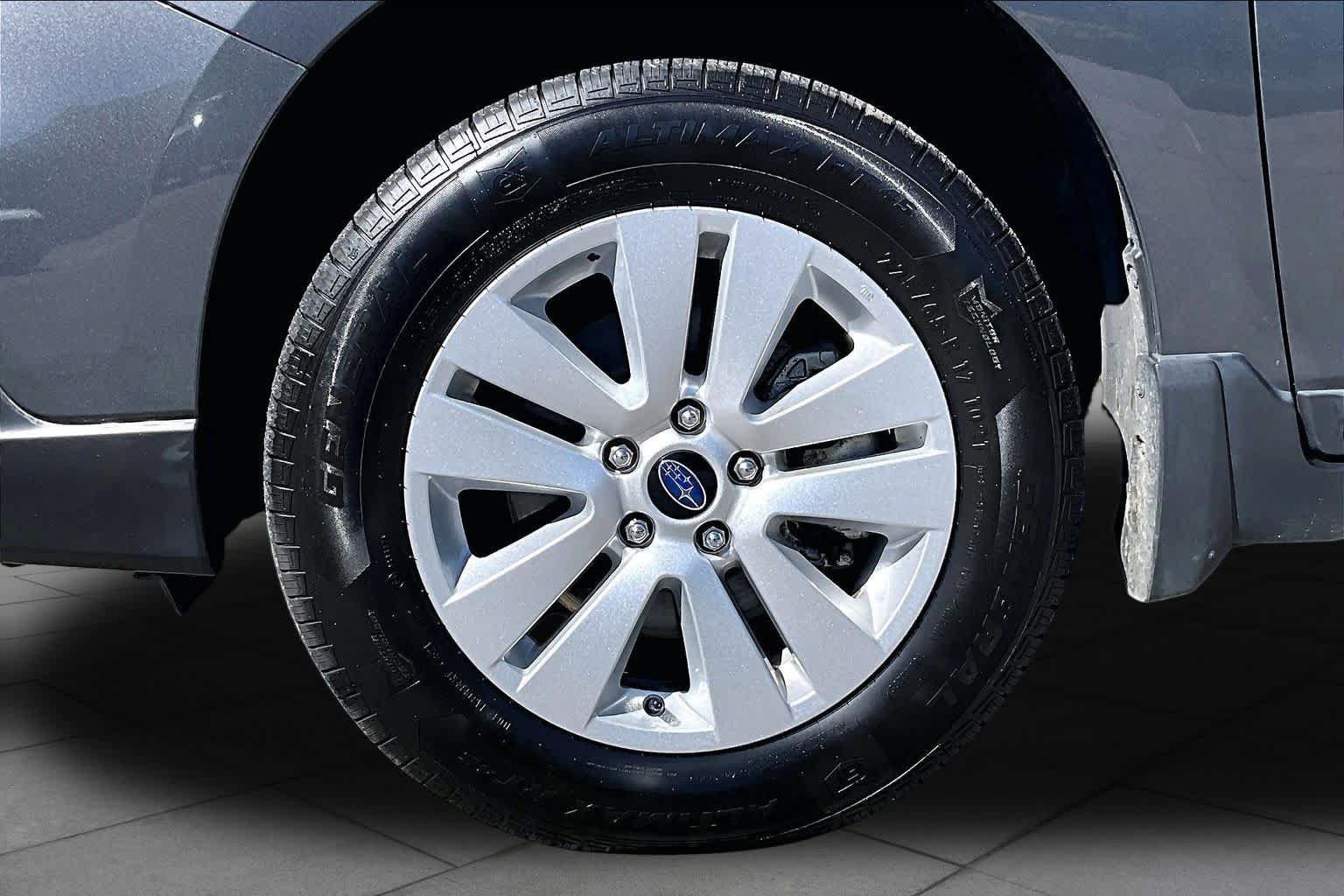 Used 2019 Subaru Outback 2.5i AWD/4WD image 11