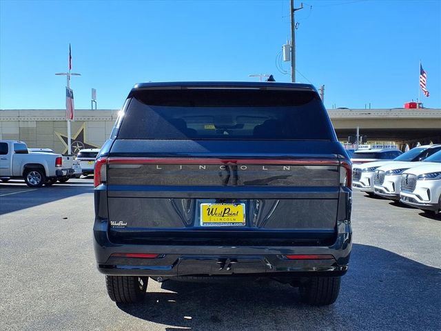 New 2026 Lincoln Navigator Premiere image 5