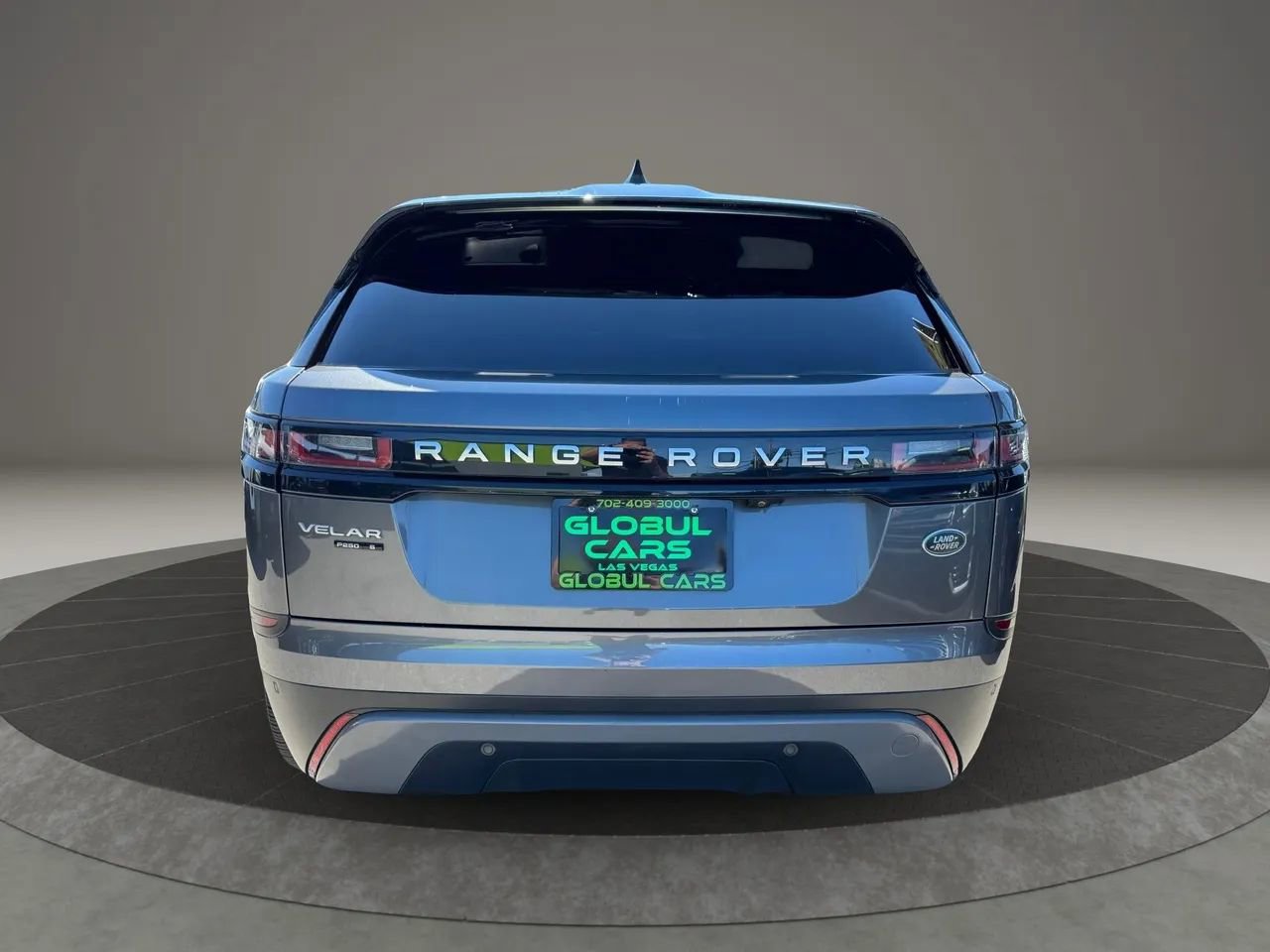 Used 2018 Land Rover Range Rover Velar S image 5