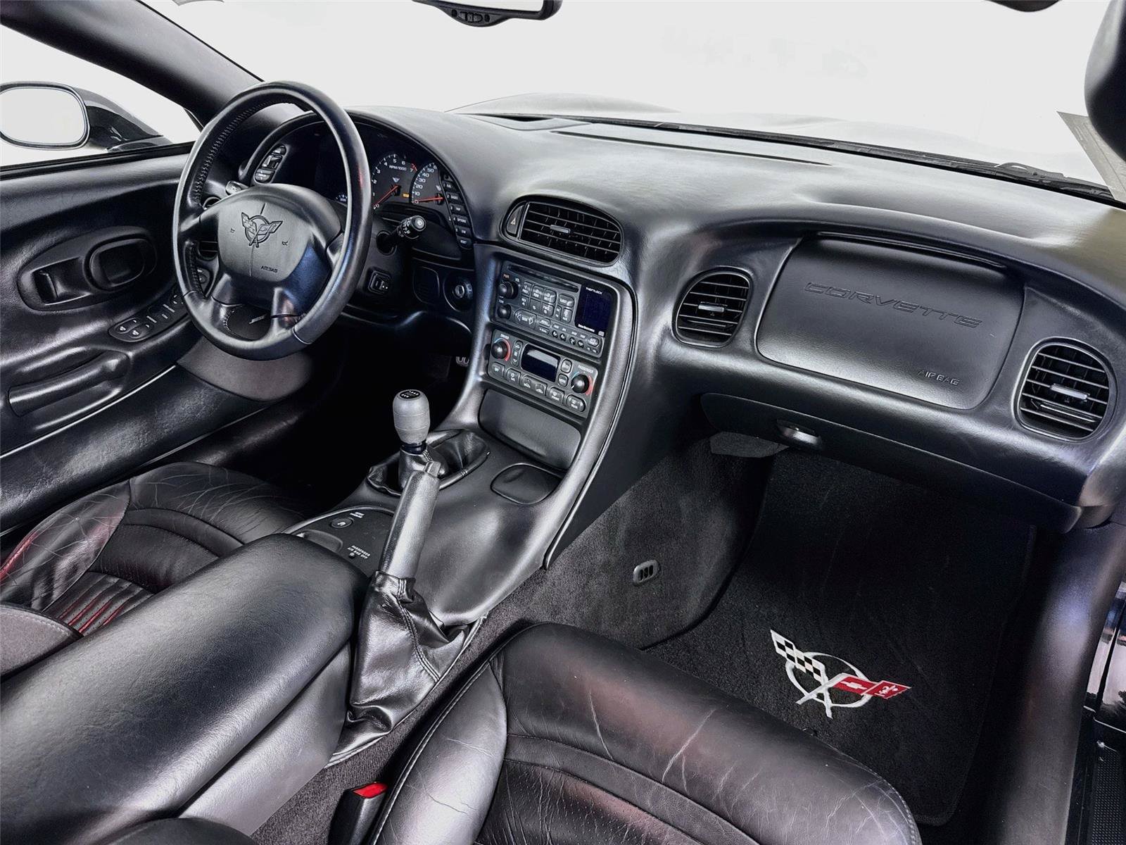 Used 2004 Chevrolet Corvette Convertible w/ Preferred Equipment Group RWD image 25
