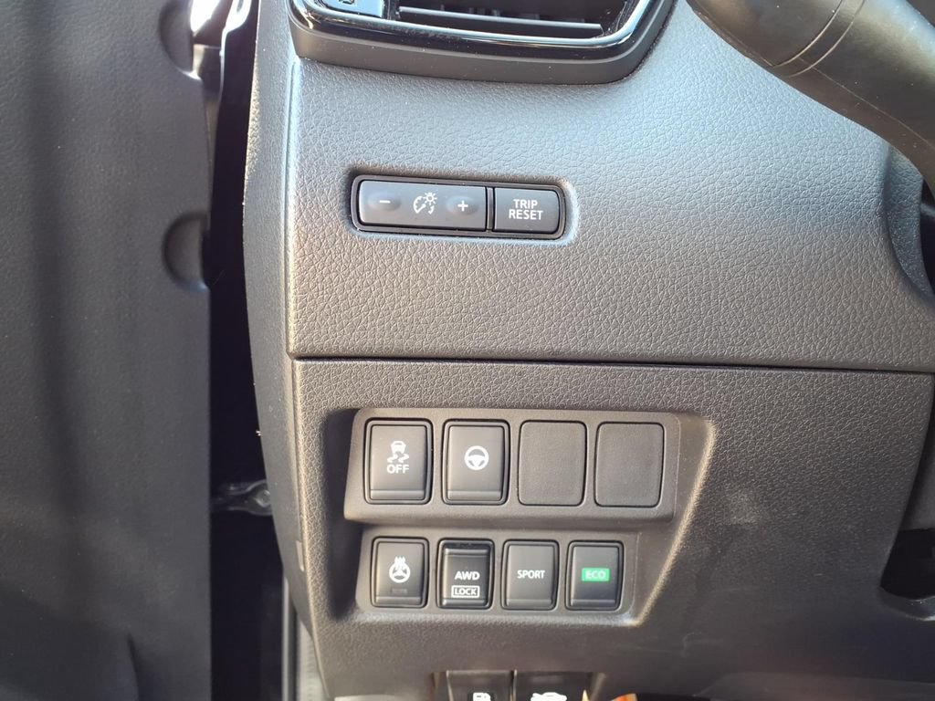Used 2022 Nissan Rogue Sport SL AWD/4WD image 14