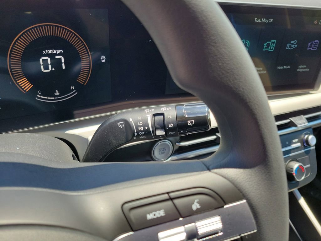 Used 2025 Hyundai Tucson SE image 16