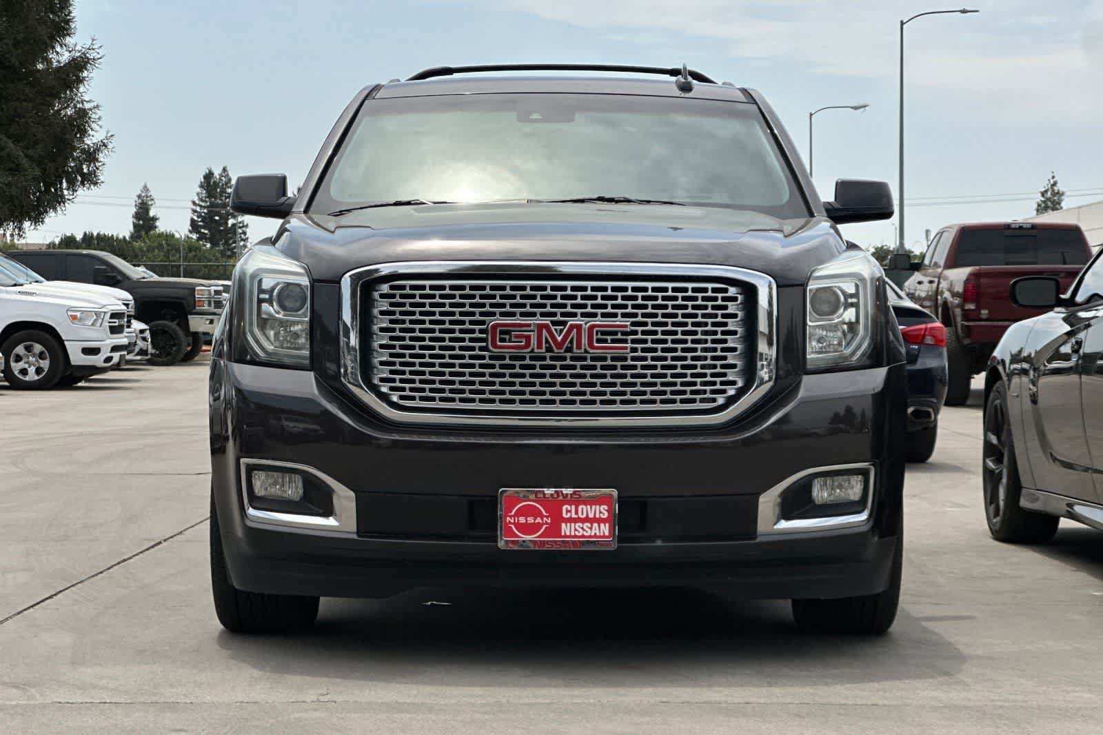 Used 2016 GMC Yukon Denali w/ Open Road Package AWD/4WD image 11