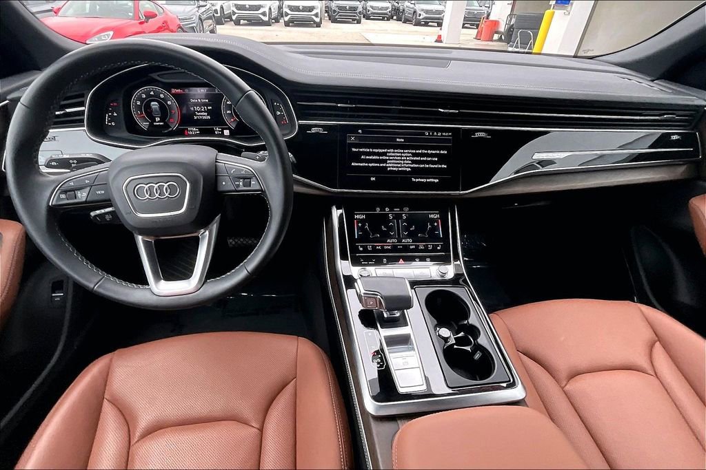 Used 2025 Audi Q8 Premium Plus w/ Premium Plus Package image 3