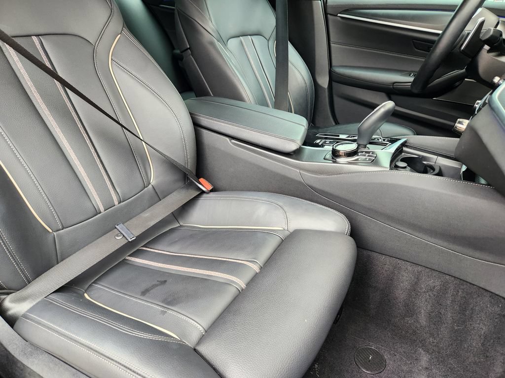 Used 2023 BMW M550i xDrive w/ Executive Package AWD/4WD image 12