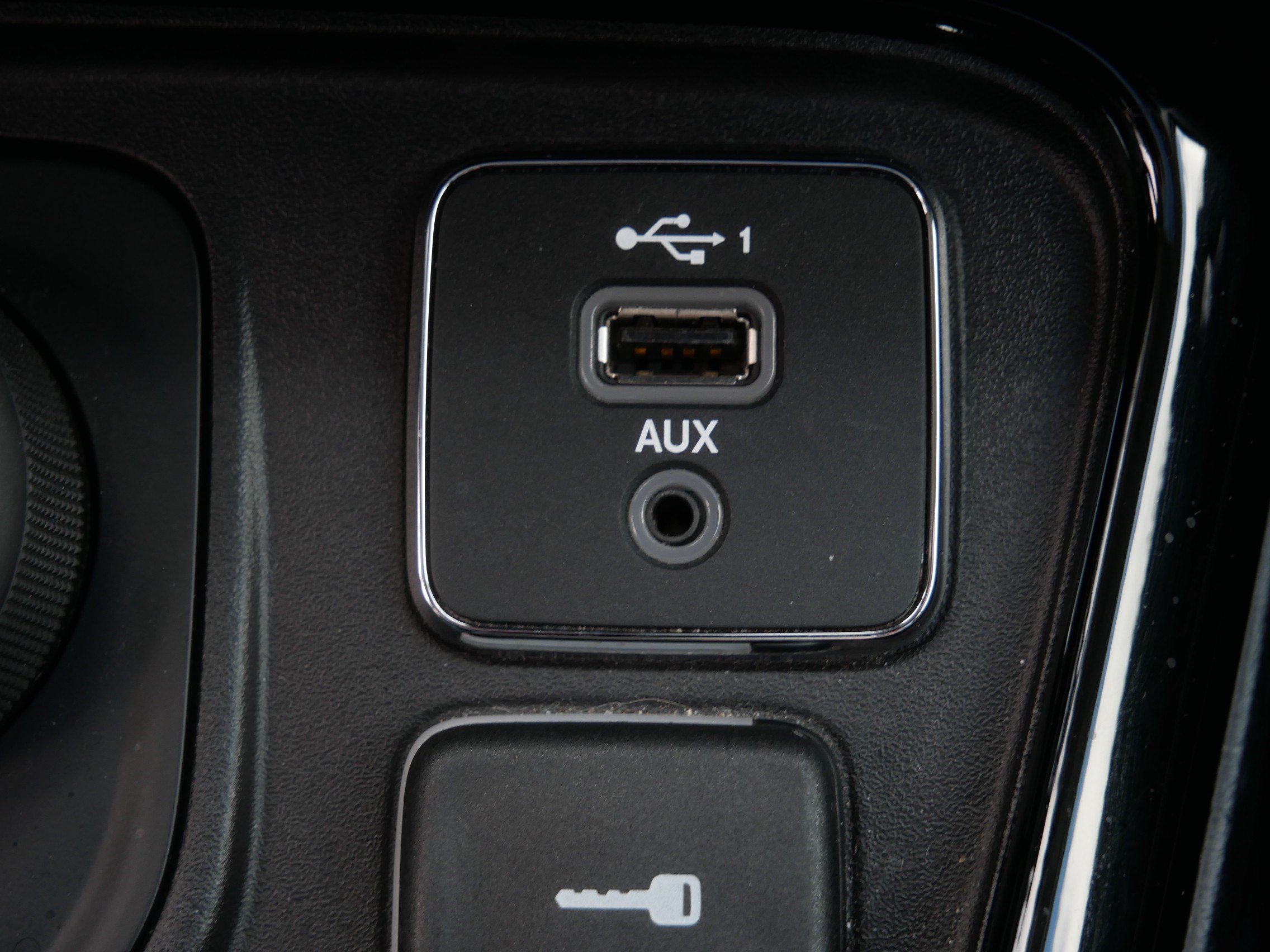 Used 2021 Jeep Compass Limited w/ Sun and Sound Group AWD/4WD image 32