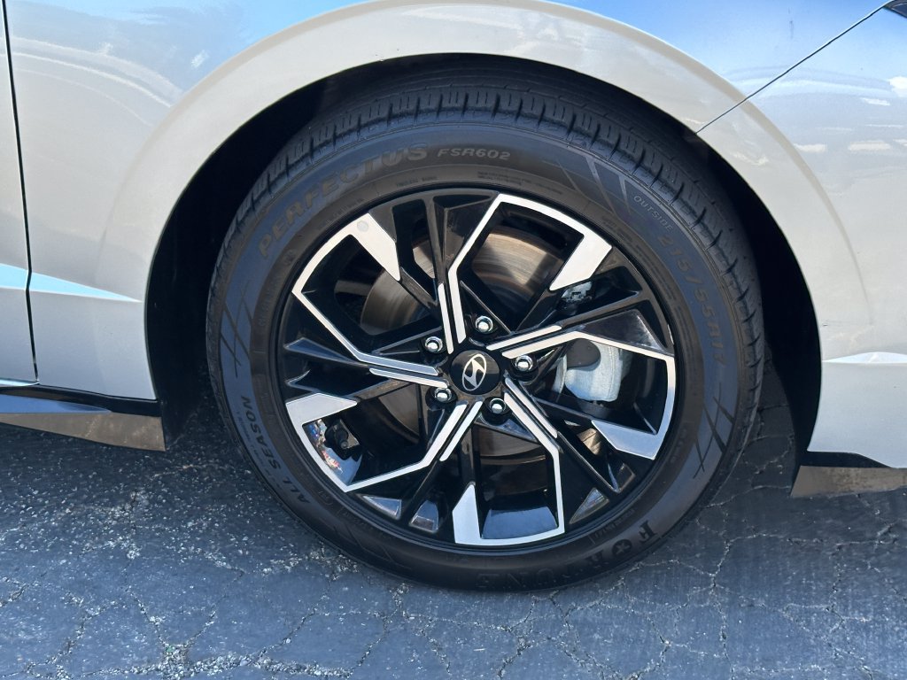 Used 2025 Hyundai Sonata SEL FWD image 13