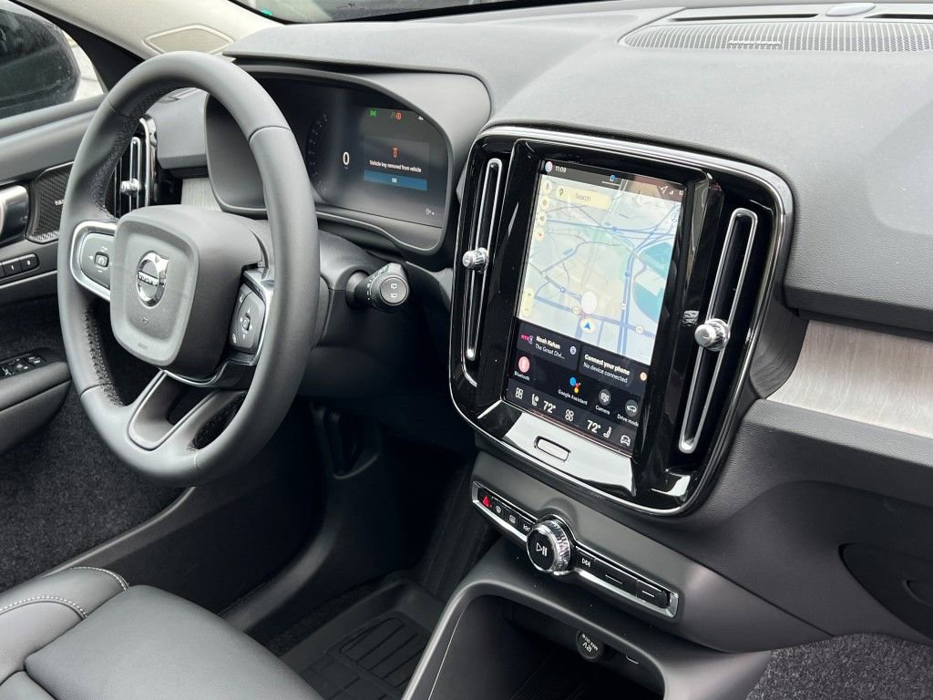 New 2026 Volvo XC40 B5 Ultra w/ Protection Package Premier image 7