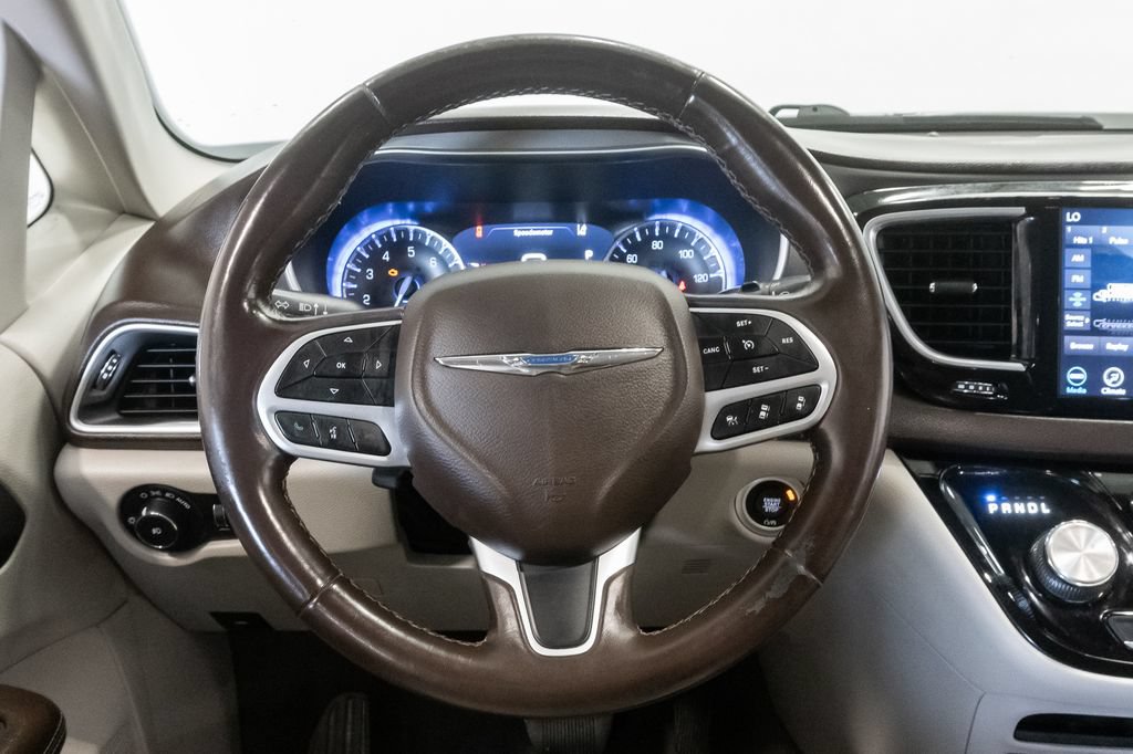 Used 2019 Chrysler Pacifica Touring-L Plus w/ Advanced Safetytec Group FWD image 12