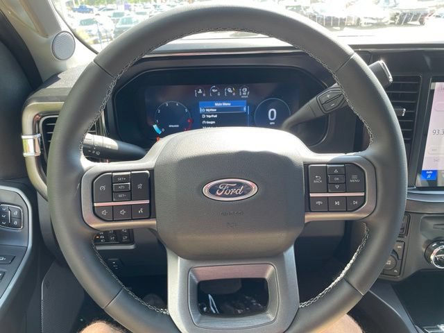 New 2026 Ford F250 Lariat w/ Black Appearance Package AWD/4WD image 16