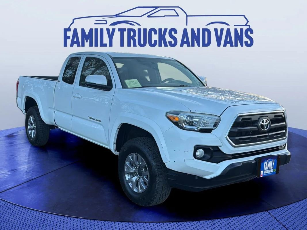 Used 2017 Toyota Tacoma SR5 image 7