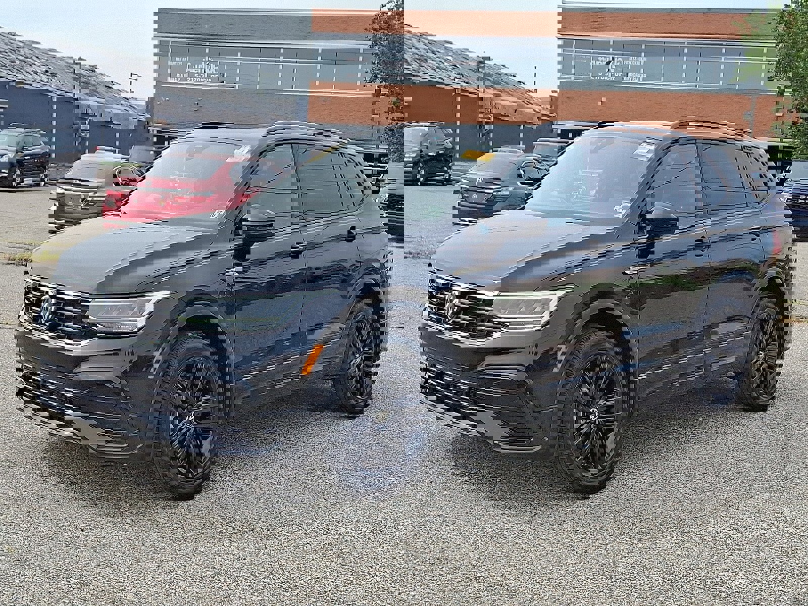 Used 2022 Volkswagen Tiguan SE R-Line image 3