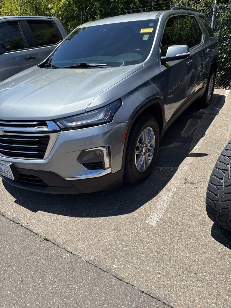 Used 2023 Chevrolet Traverse LT FWD image 1