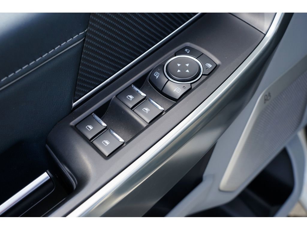 Used 2023 Ford F150 Limited image 17