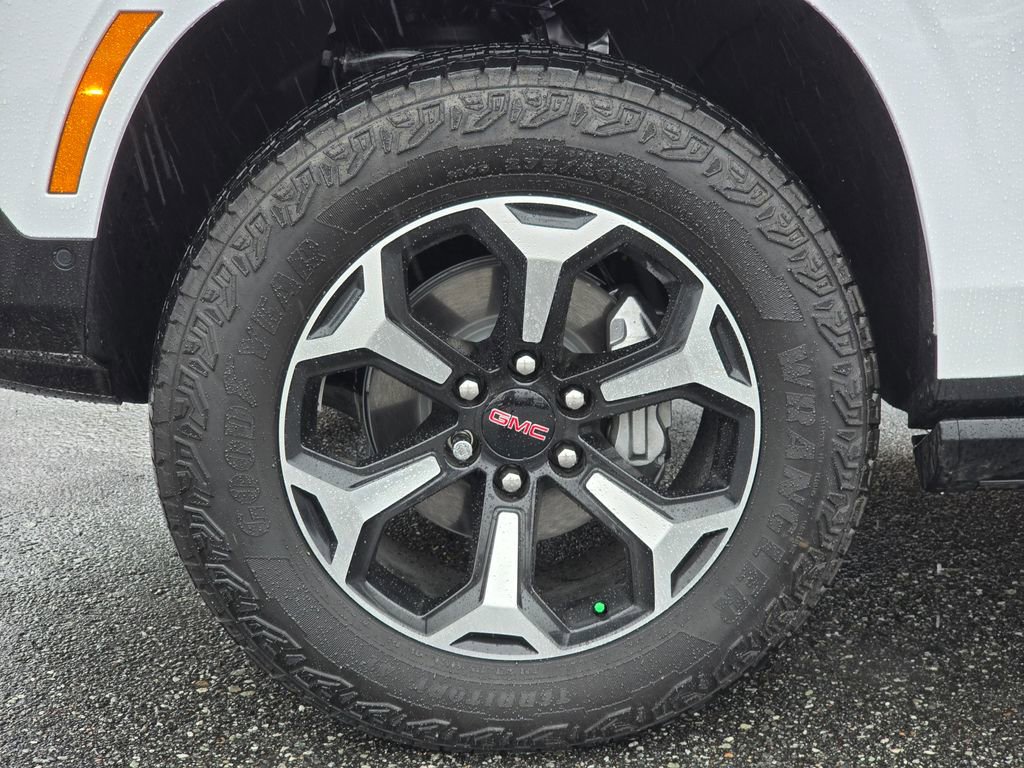 New 2026 GMC Yukon XL AT4 w/ AT4 Premium Plus Package image 17